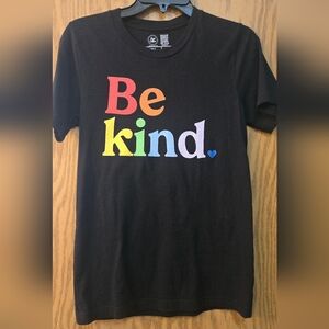 Black Short Sleeve 'Be Kind' T-Shirt.